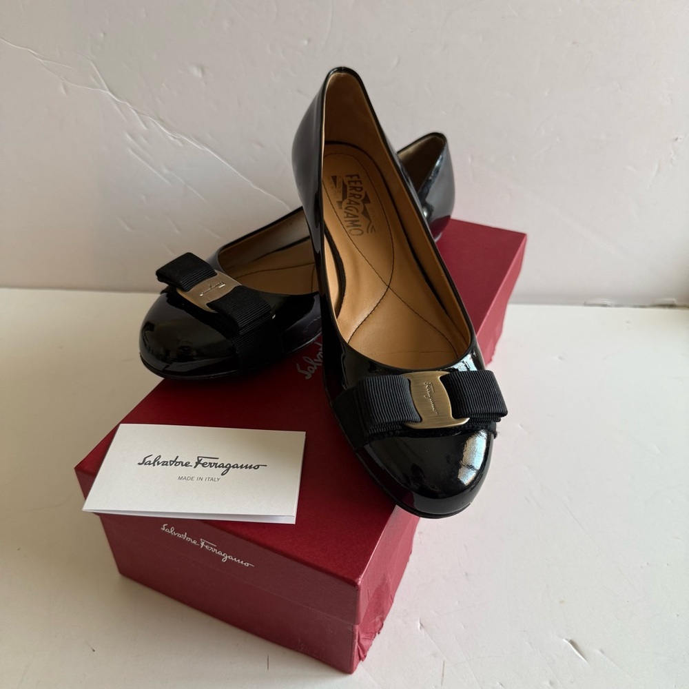 NEW Salvatore Ferragamo Varina Black Patent Leather 9B